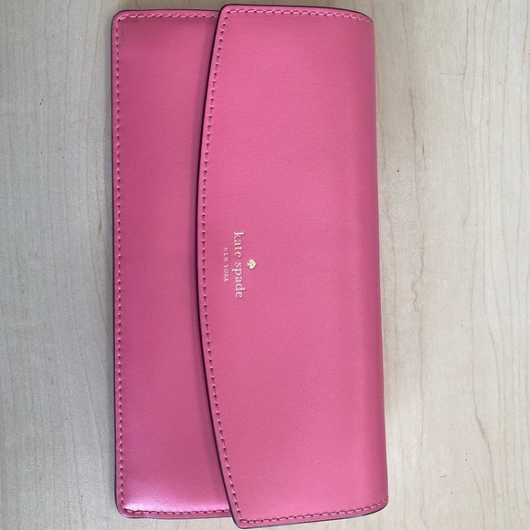 Kate Spade wallet - Picture 1 of 3